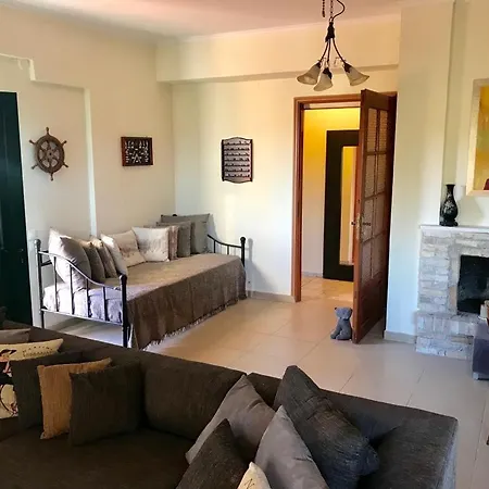 Capt Tassos Summer House In Apartment